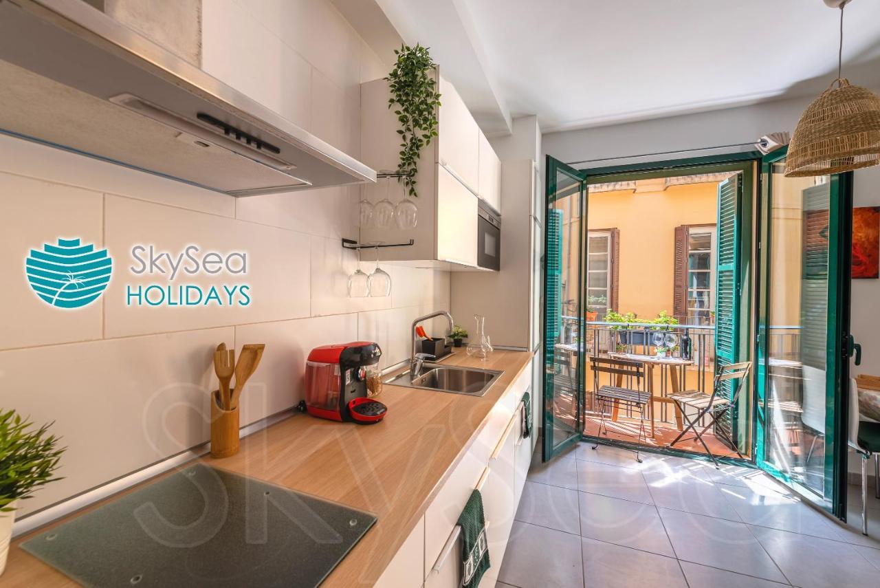 Skysea Holidays City Center Suites Малага Екстериор снимка