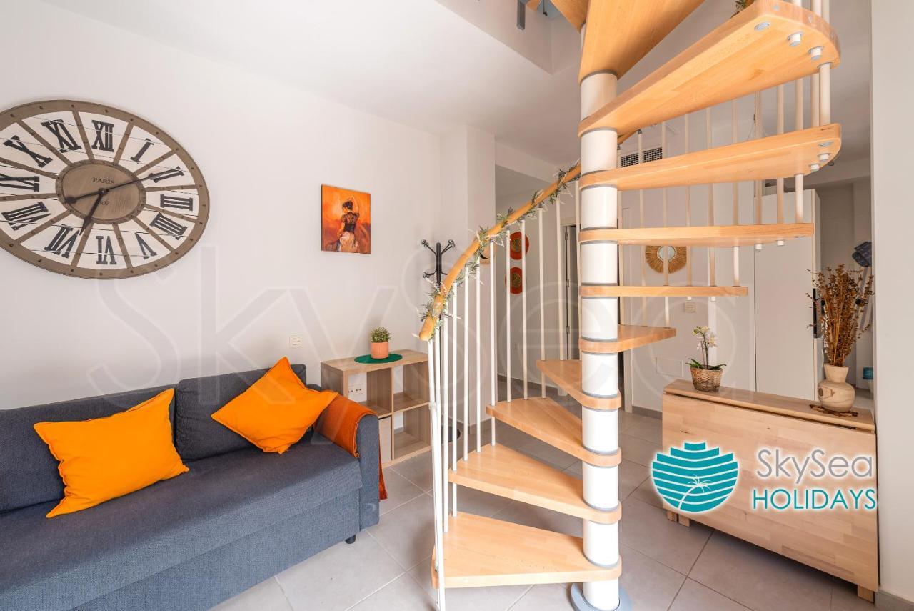 Skysea Holidays City Center Suites Малага Екстериор снимка
