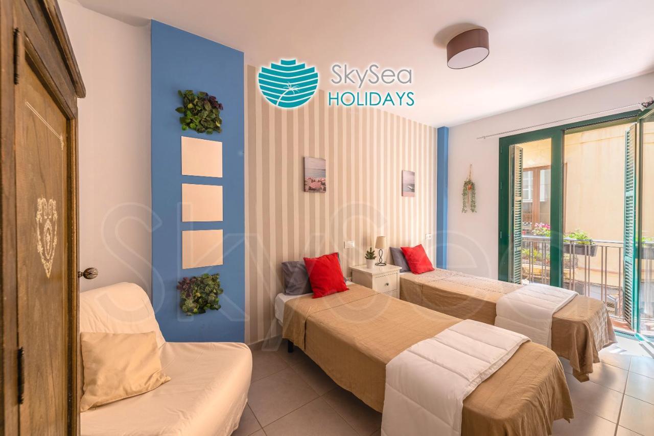 Skysea Holidays City Center Suites Малага Екстериор снимка