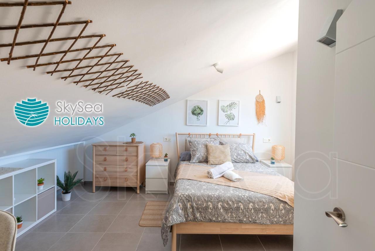 Skysea Holidays City Center Suites Малага Екстериор снимка