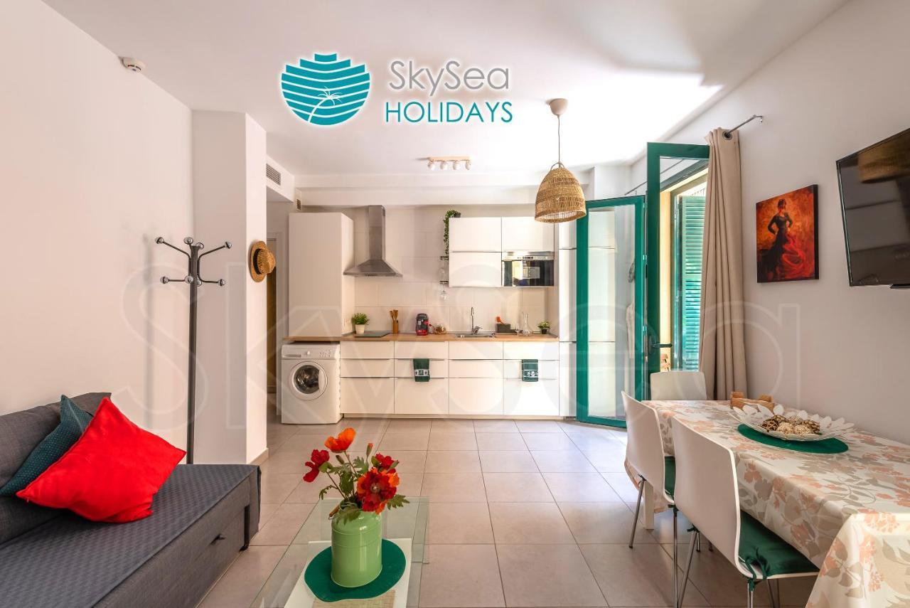 Skysea Holidays City Center Suites Малага Екстериор снимка