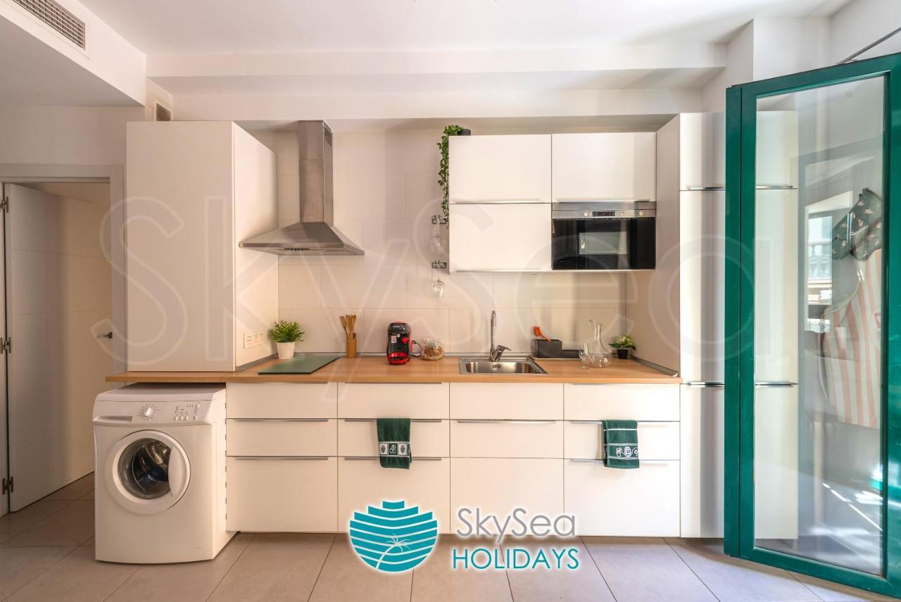 Skysea Holidays City Center Suites Малага Екстериор снимка