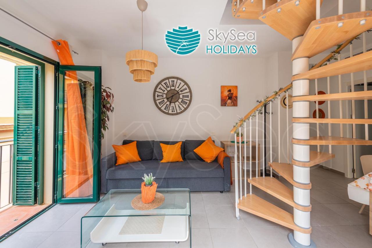 Skysea Holidays City Center Suites Малага Екстериор снимка