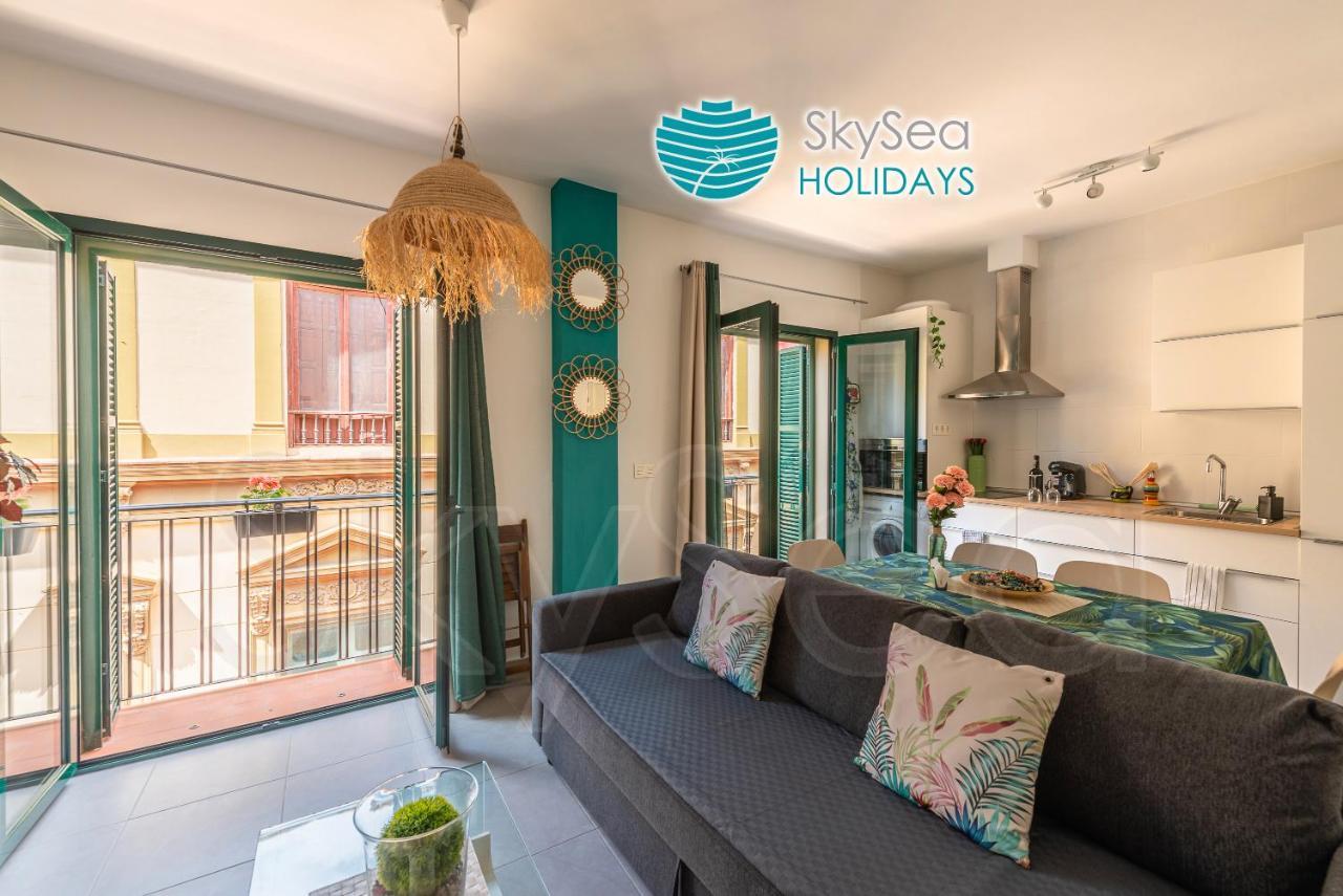 Skysea Holidays City Center Suites Малага Екстериор снимка