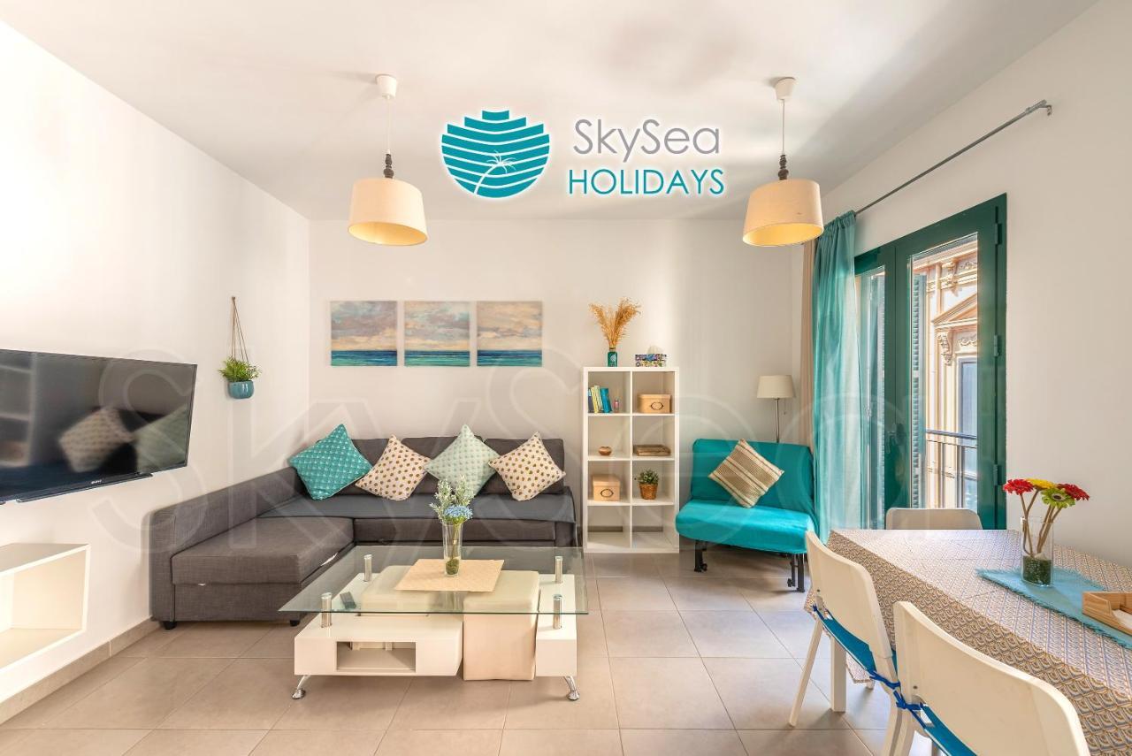 Skysea Holidays City Center Suites Малага Екстериор снимка