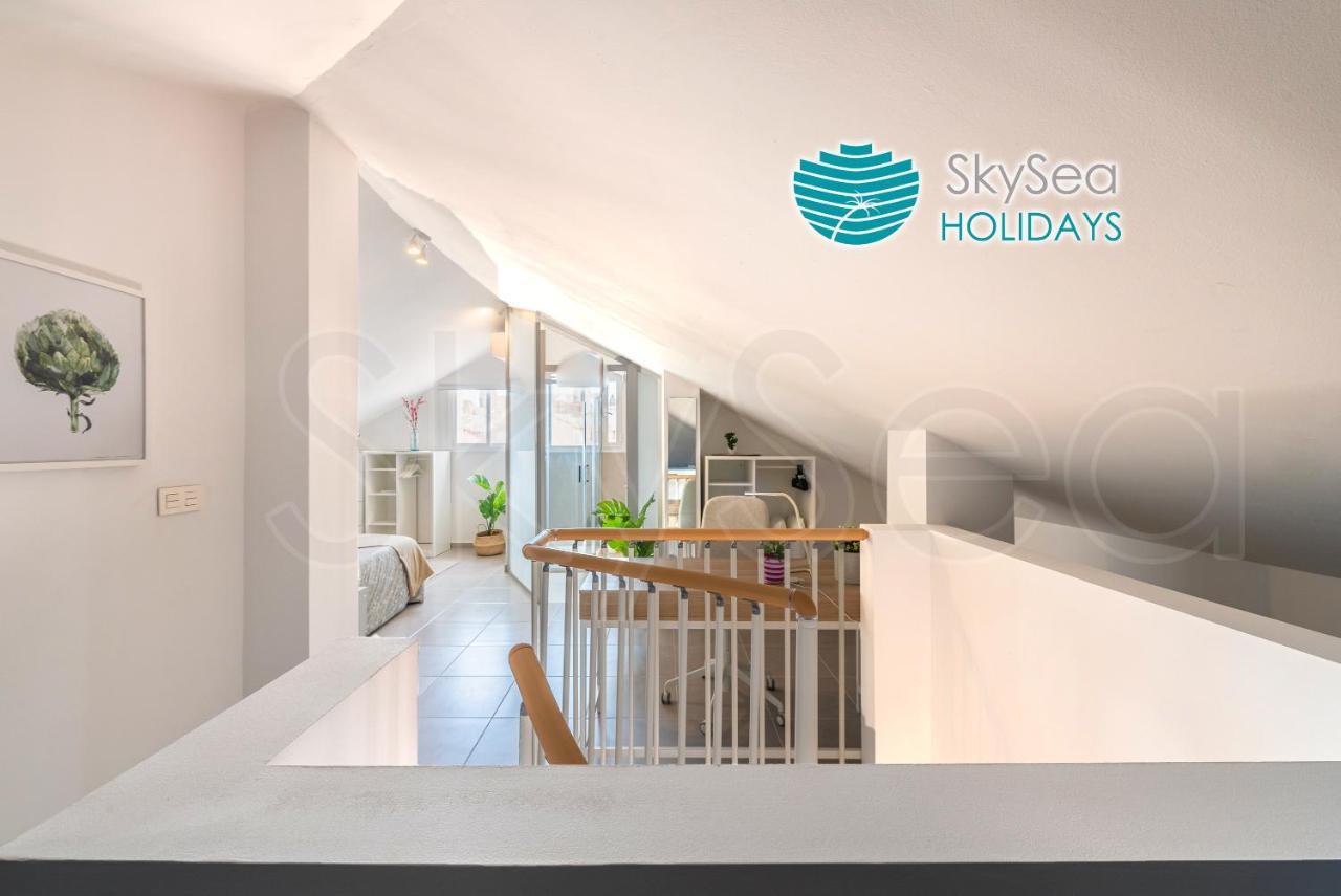 Skysea Holidays City Center Suites Малага Екстериор снимка