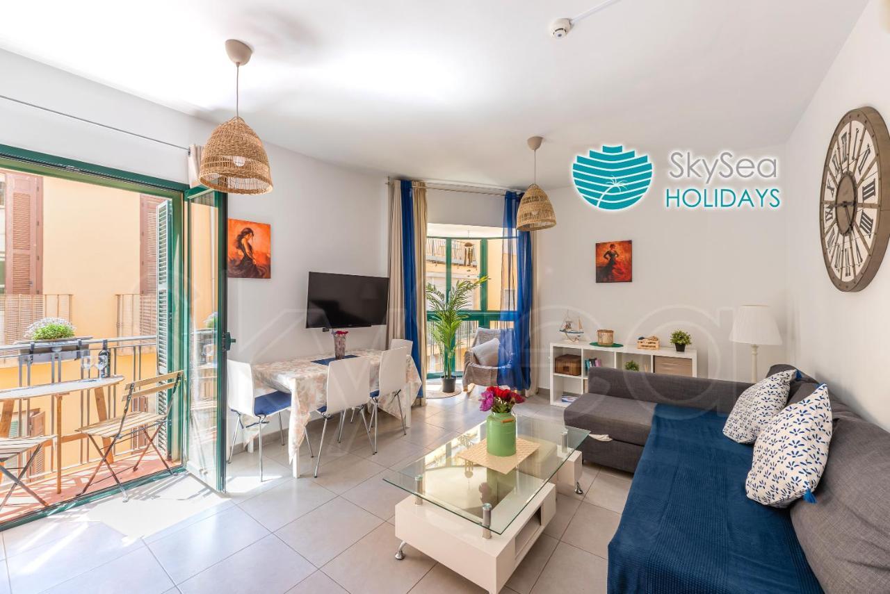 Skysea Holidays City Center Suites Малага Екстериор снимка