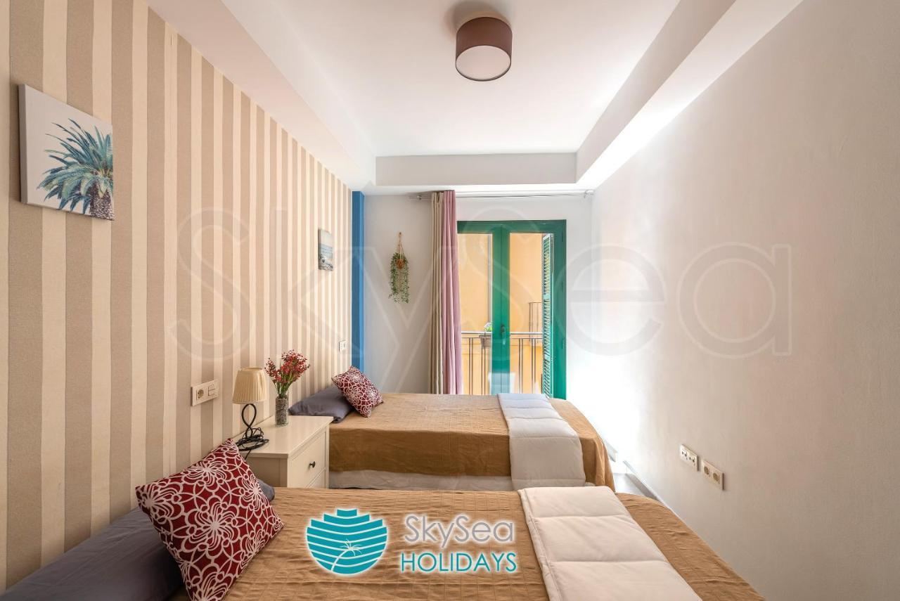 Skysea Holidays City Center Suites Малага Екстериор снимка